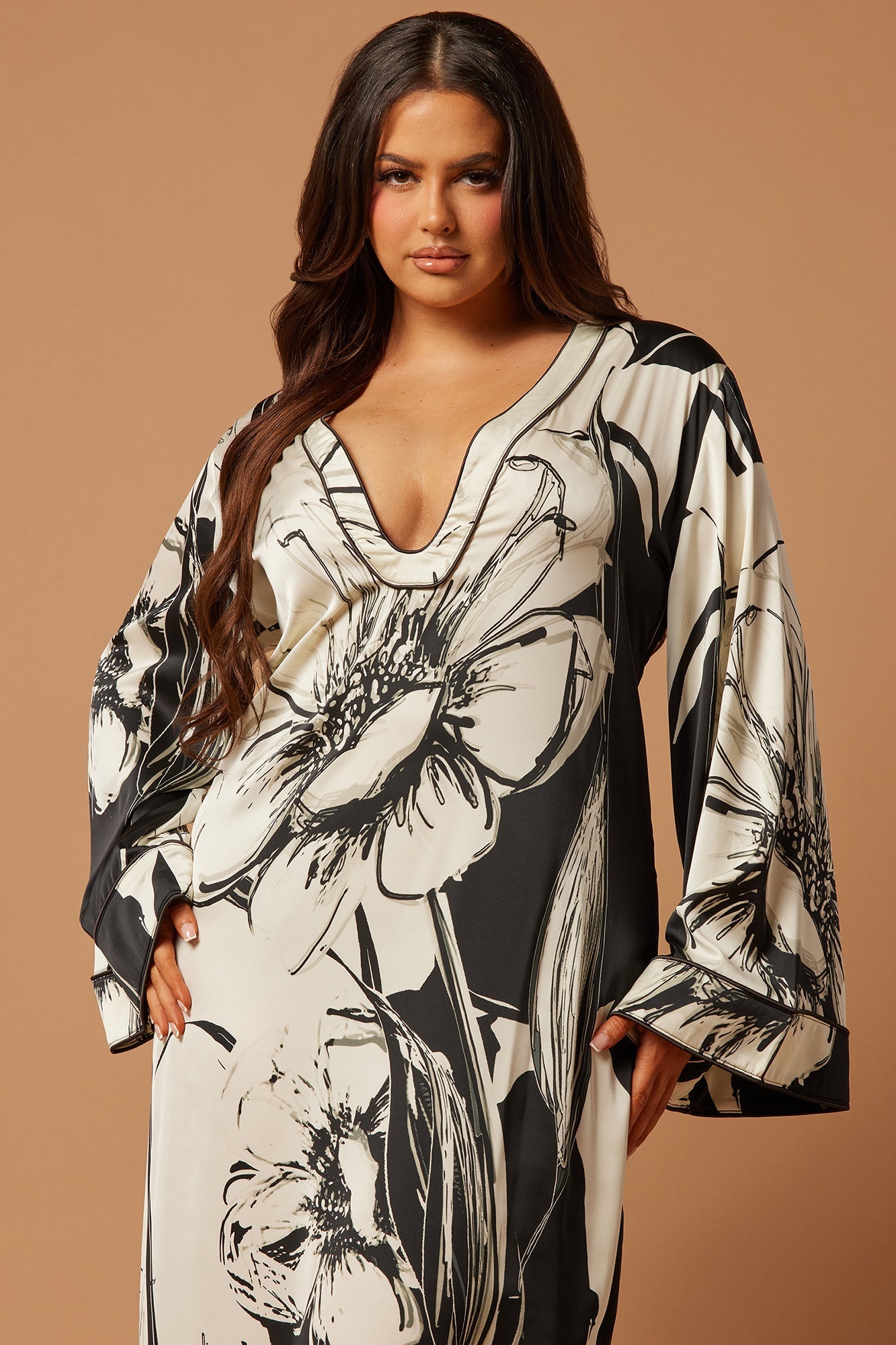 Larisa Kaftan Maxi Dress - Black/White