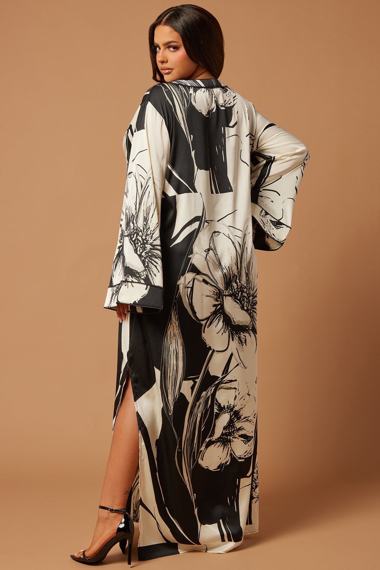 Larisa Kaftan Maxi Dress - Black/White